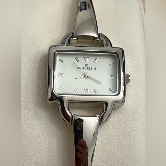 Anne Klein Ladies Watch Stainless Bracelet White Rectangular Dial Rare main image 8
